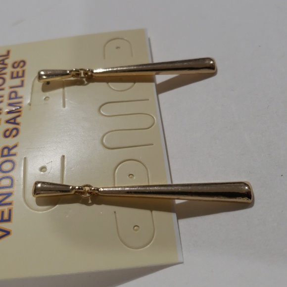 Gold Teardrop Dangle Earrings – Elegant Swing Design Women's Fashion Jewelry - Picture 7 of 10